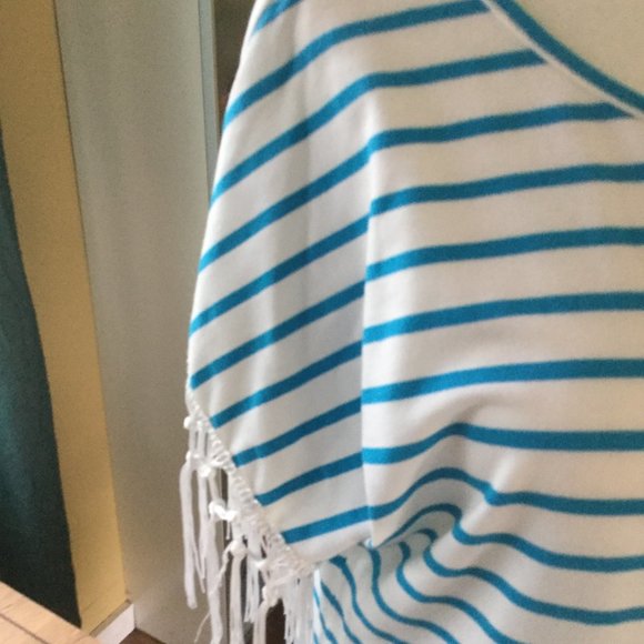 Nautical looking dress - Picture 4 of 6